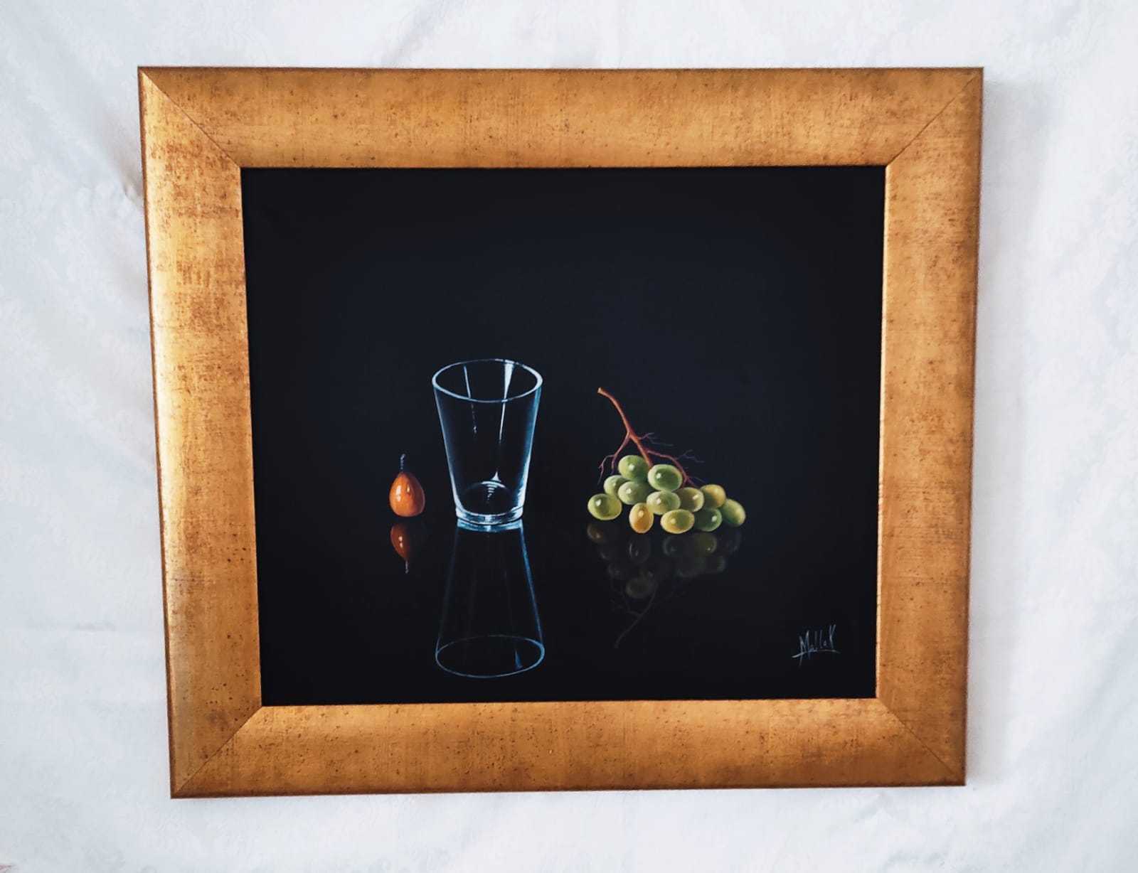 Cuadro Enmarcado . Pintura Uvas y Vaso Vacío – Elegancia y Simplicidad Natural