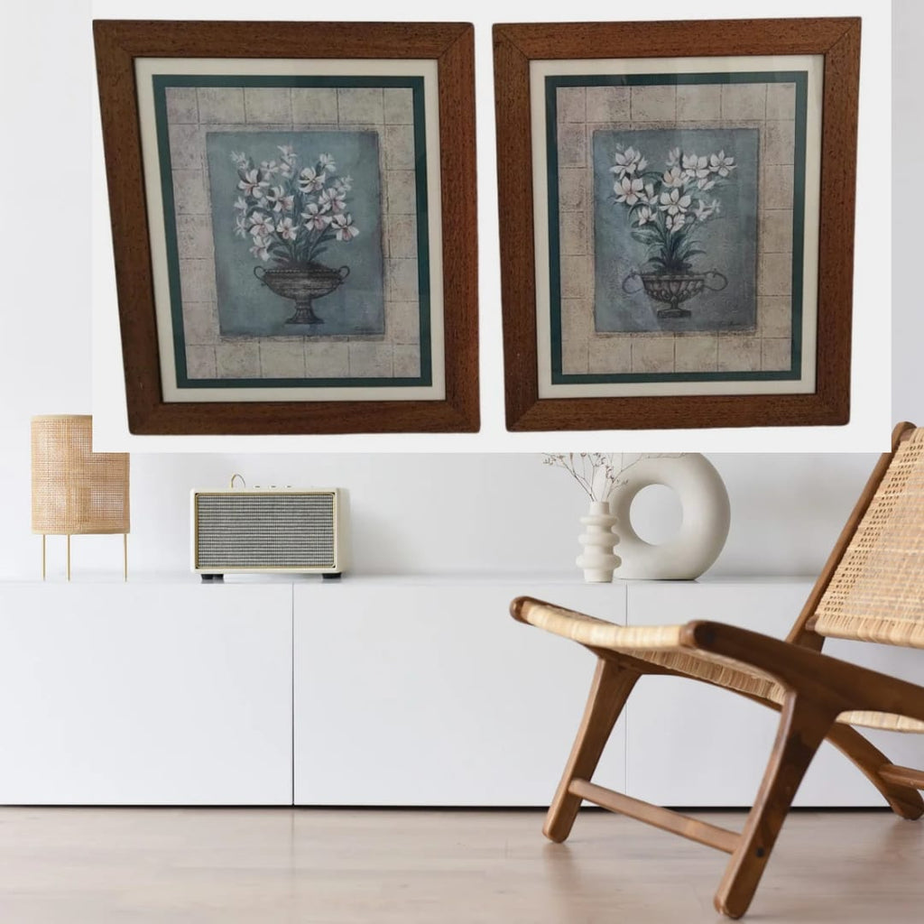 Pareja de Cuadros con Marco de Madera